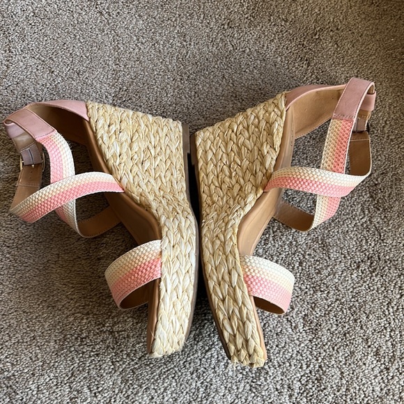 DOLCE by mojo moxy Wedges - Picture 2 of 5